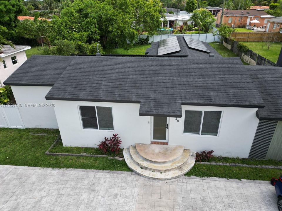 For Sale: $600,000 (5 beds, 3 baths, 1641 Square Feet)