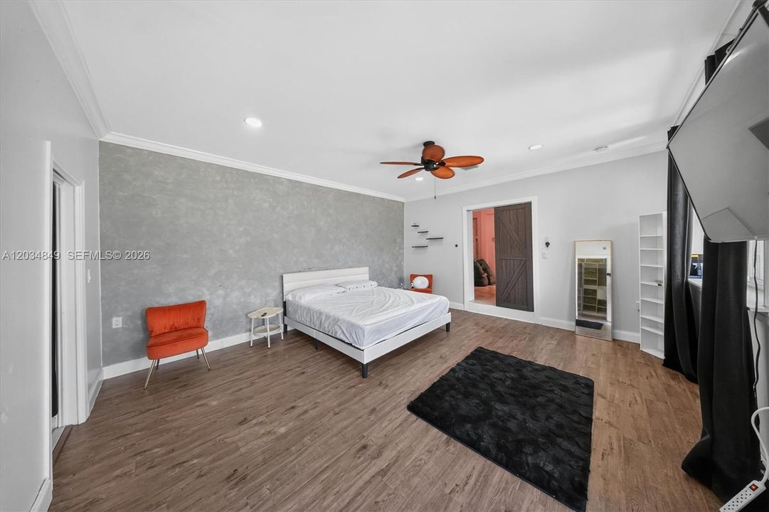 Active With Contract: $600,000 (5 beds, 3 baths, 1641 Square Feet)