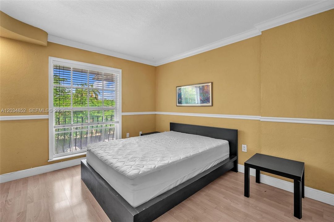 В аренду: $2,800 (2 спален, 2 ванн, 729 Квадратных фут)
