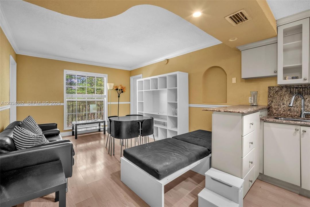 В аренду: $2,800 (2 спален, 2 ванн, 729 Квадратных фут)