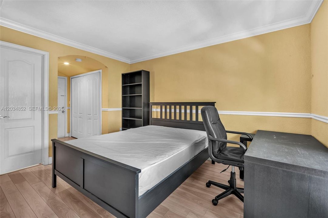 В аренду: $2,800 (2 спален, 2 ванн, 729 Квадратных фут)