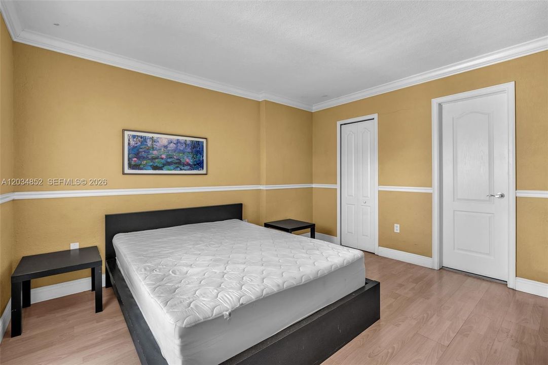 В аренду: $2,800 (2 спален, 2 ванн, 729 Квадратных фут)