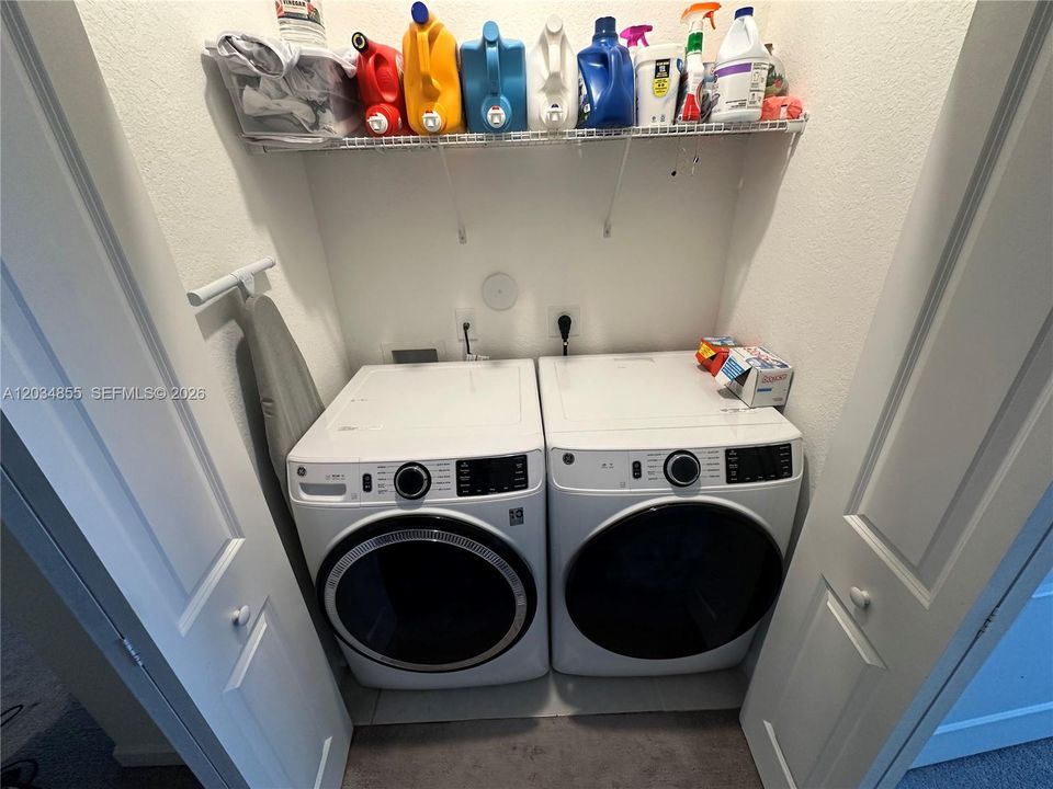 En Venta: $555,000 (3 camas, 2 baños, 1704 Pies cuadrados)