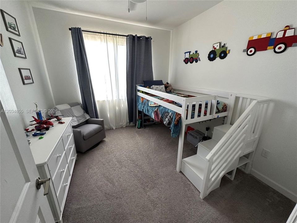 En Venta: $555,000 (3 camas, 2 baños, 1704 Pies cuadrados)