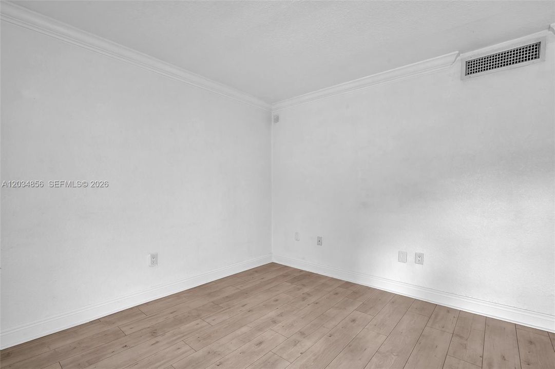 В аренду: $2,600 (2 спален, 1 ванн, 664 Квадратных фут)