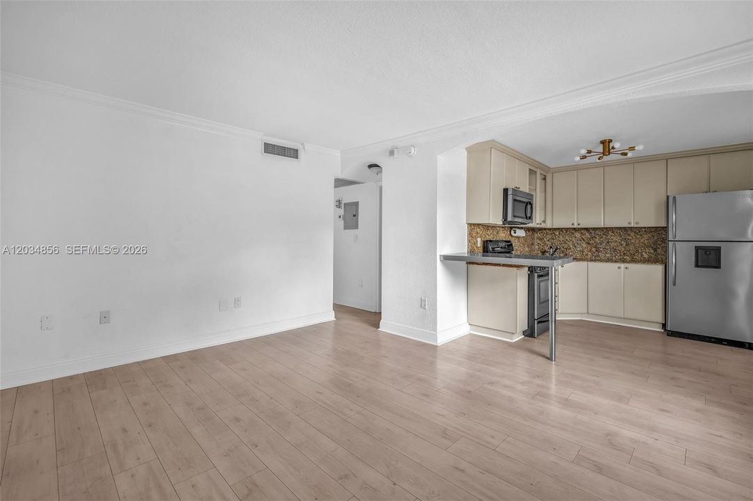 В аренду: $2,600 (2 спален, 1 ванн, 664 Квадратных фут)