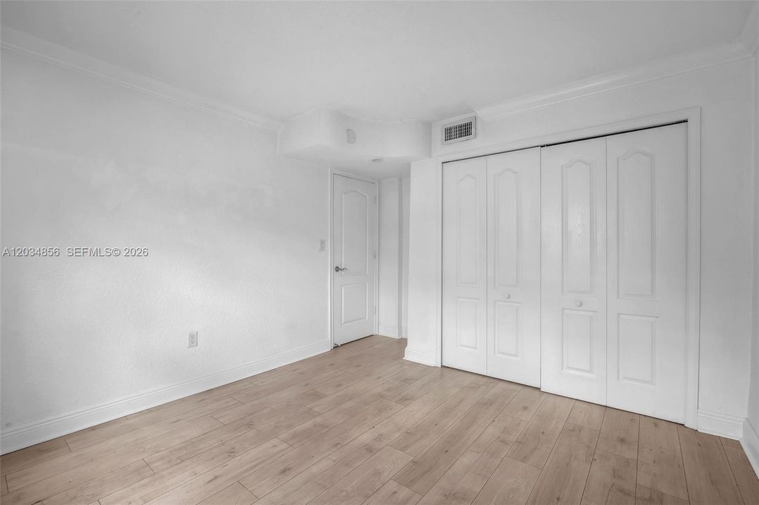 В аренду: $2,600 (2 спален, 1 ванн, 664 Квадратных фут)