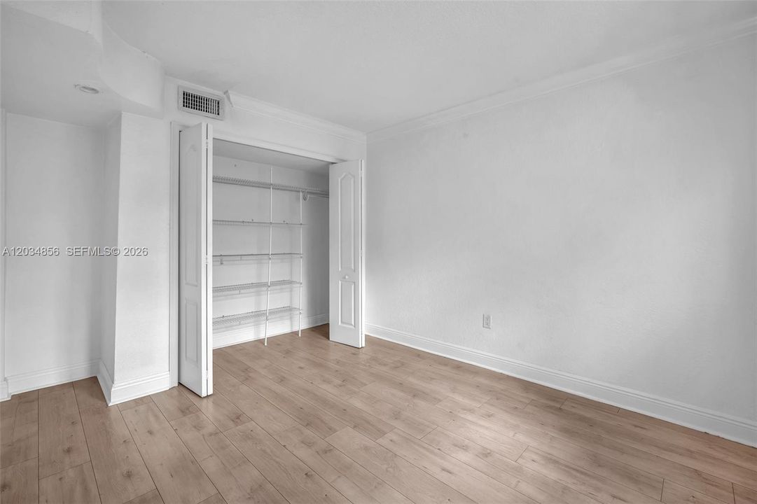 В аренду: $2,600 (2 спален, 1 ванн, 664 Квадратных фут)