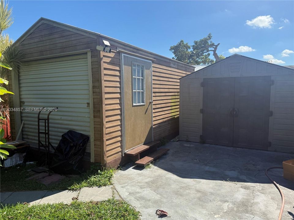 For Sale: $499,999 (3 beds, 2 baths, 1368 Square Feet)