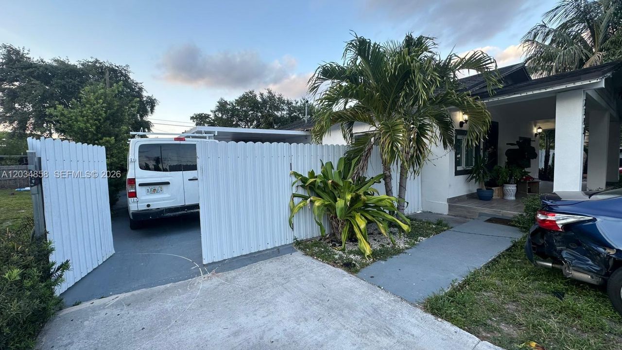 For Sale: $552,828 (3 beds, 2 baths, 1248 Square Feet)