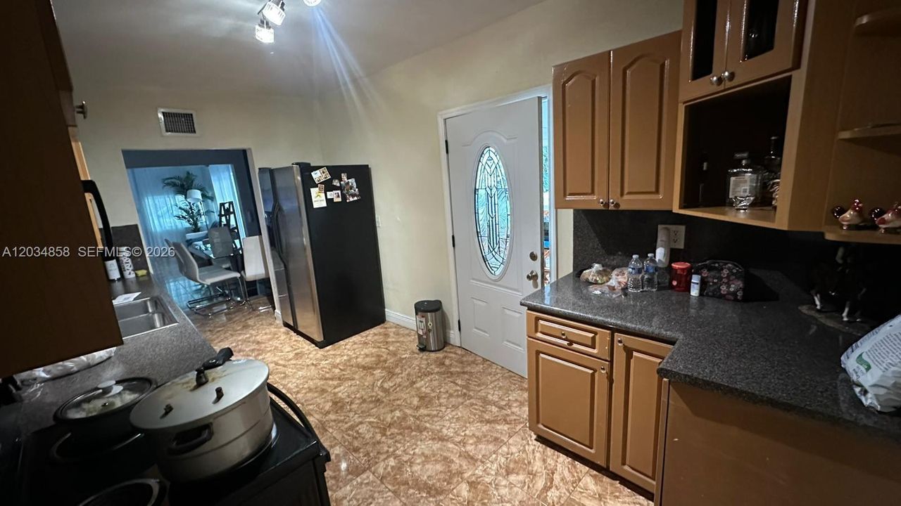 For Sale: $552,828 (3 beds, 2 baths, 1248 Square Feet)