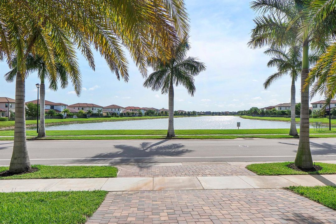 8685 Parkland Bay Dr_081