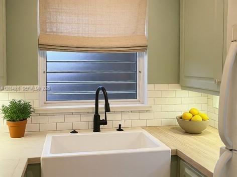 For Rent: $1,350 (1 beds, 1 baths, 962 Square Feet)