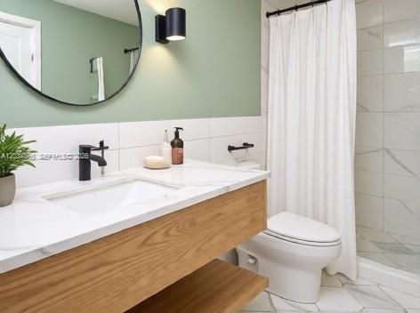 For Rent: $1,350 (1 beds, 1 baths, 962 Square Feet)