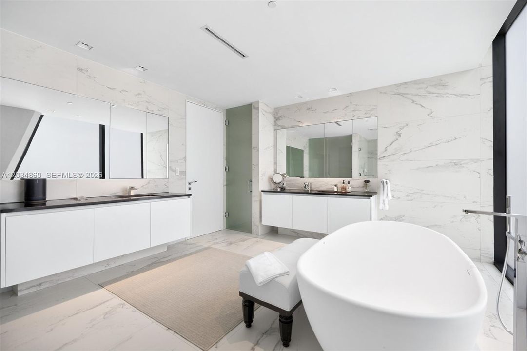For Sale: $6,700,000 (4 beds, 5 baths, 4600 Square Feet)