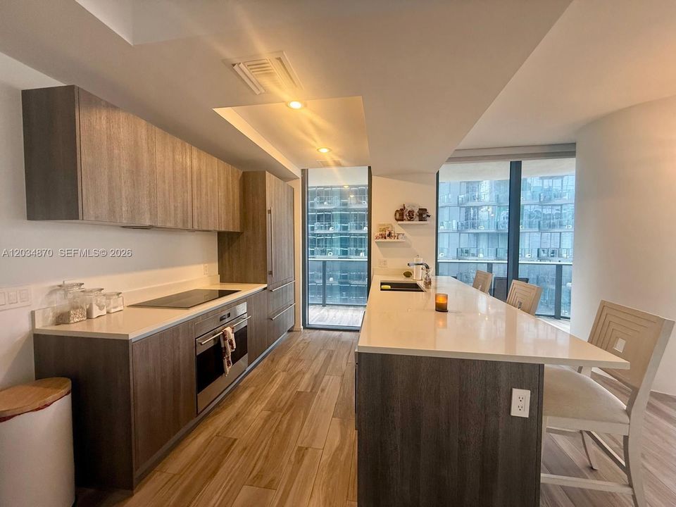 For Rent: $5,900 (2 beds, 2 baths, 1152 Square Feet)
