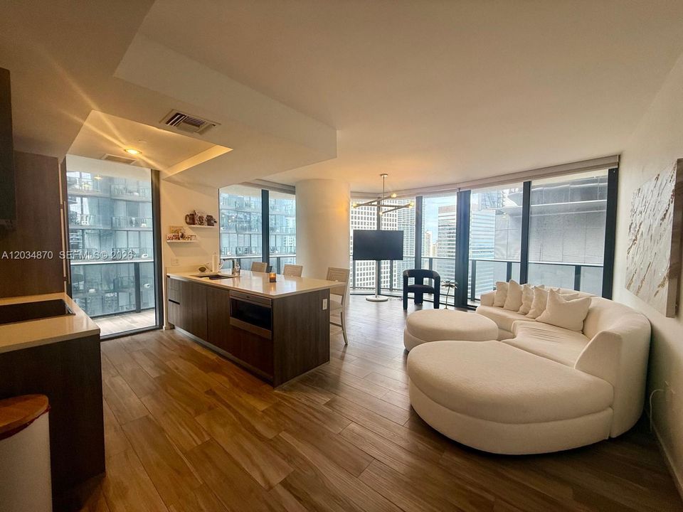 For Rent: $5,900 (2 beds, 2 baths, 1152 Square Feet)