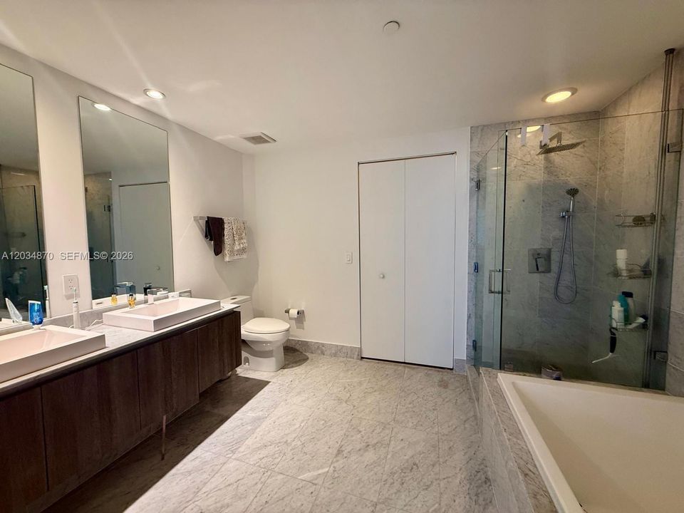 For Rent: $5,900 (2 beds, 2 baths, 1152 Square Feet)