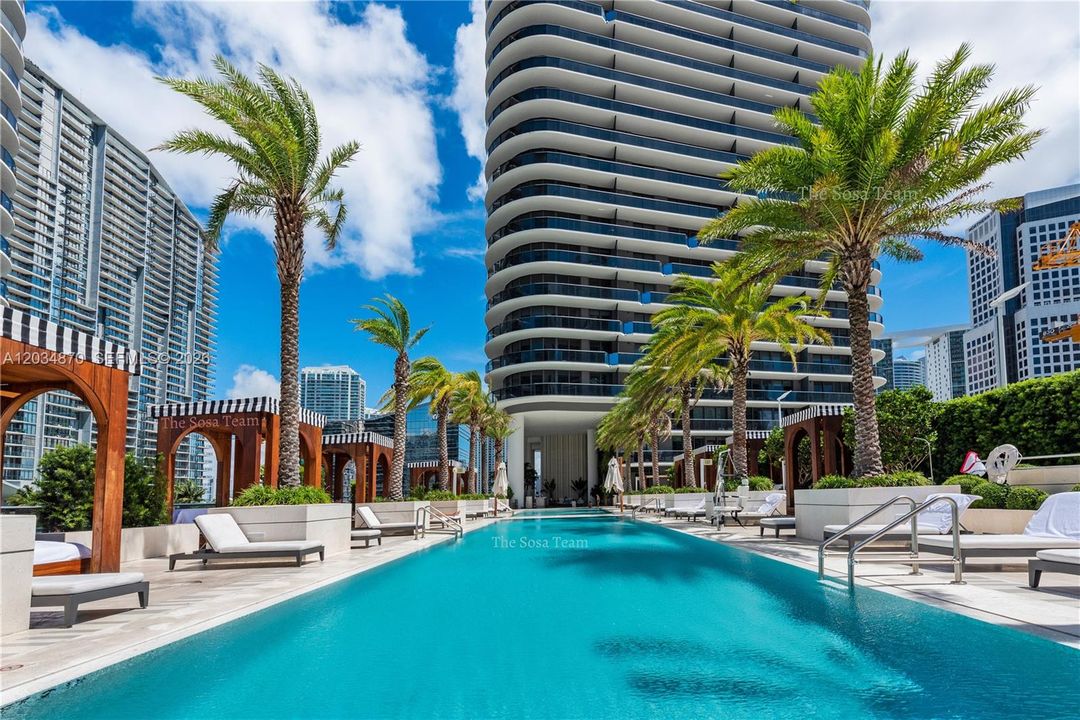 For Rent: $5,900 (2 beds, 2 baths, 1152 Square Feet)