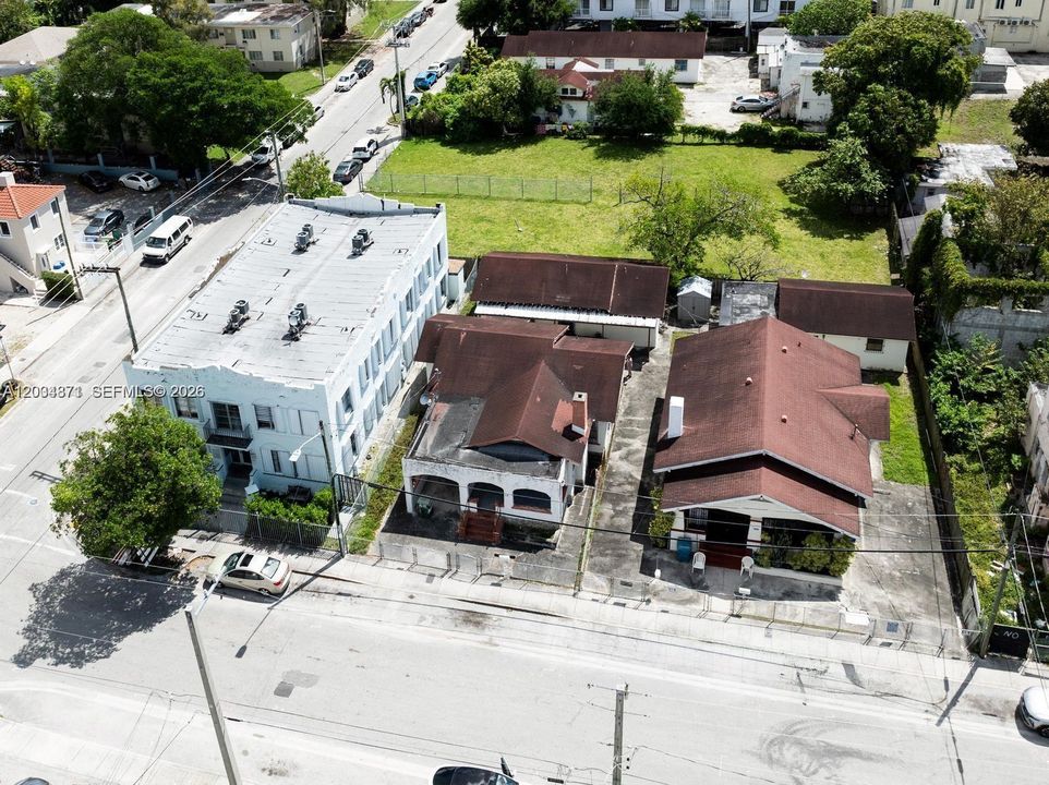 En Venta: $1,260,000 (0.25 acres)