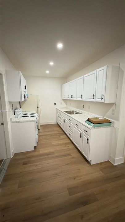 For Rent: $1,950 (2 beds, 1 baths, 7074 Square Feet)