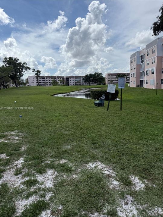 For Sale: $250,000 (2 beds, 2 baths, 1030 Square Feet)