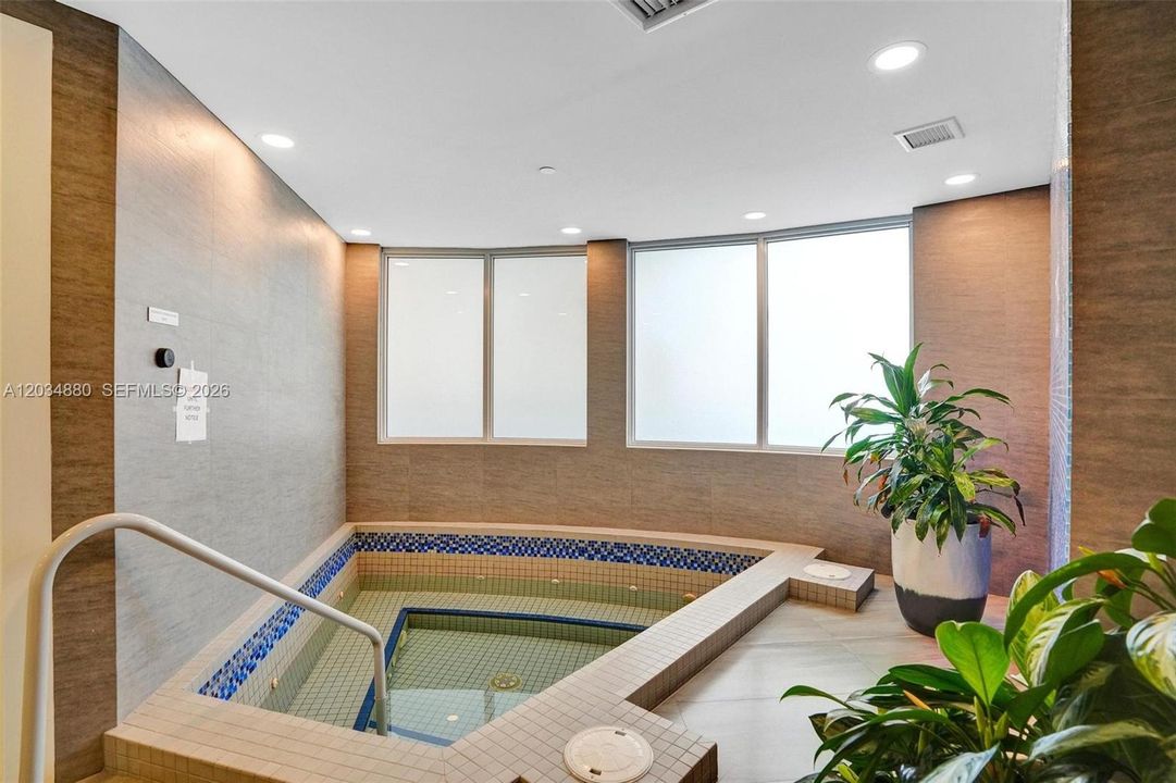 For Sale: $575,000 (2 beds, 2 baths, 1800 Square Feet)