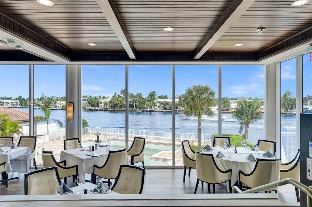 For Sale: $575,000 (2 beds, 2 baths, 1800 Square Feet)