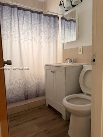 For Rent: $1,850 (2 beds, 1 baths, 930 Square Feet)