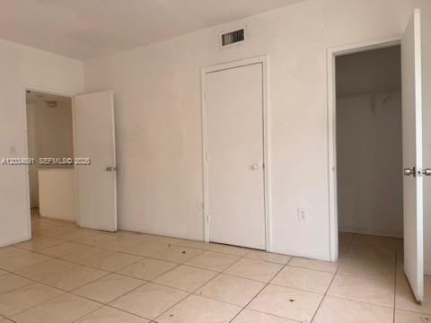 For Rent: $1,850 (2 beds, 1 baths, 930 Square Feet)