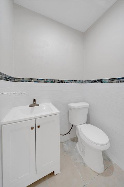 В аренду: $1,400 (2 спален, 1 ванн, 1672 Квадратных фут)