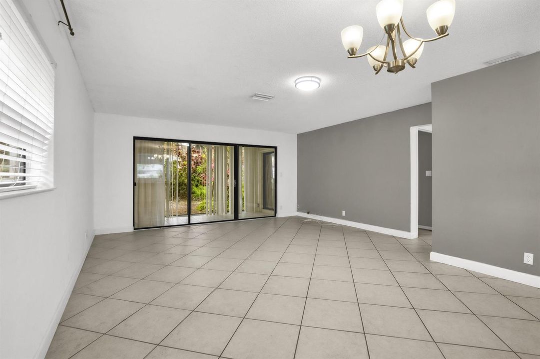 2112 NW 45th Ave-11