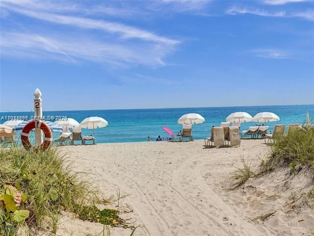 For Rent: $5,300 (2 beds, 2 baths, 1500 Square Feet)