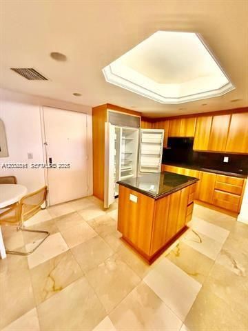 For Rent: $5,300 (2 beds, 2 baths, 1500 Square Feet)