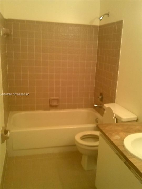 For Rent: $2,350 (2 beds, 2 baths, 1050 Square Feet)