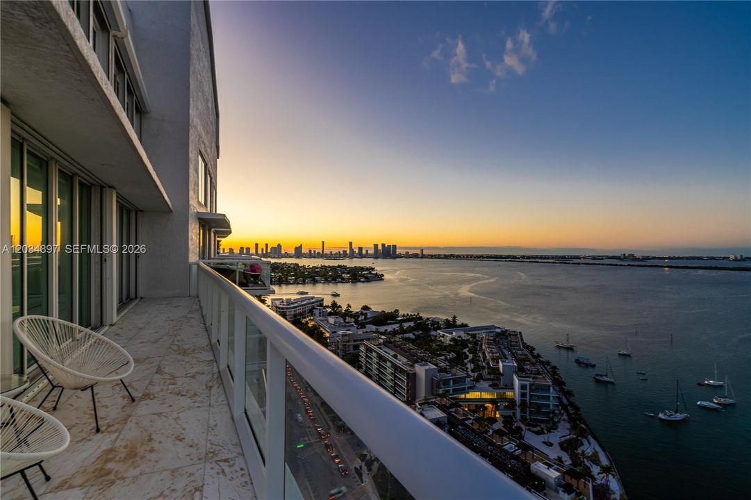En Venta: $10,985,000 (3 camas, 3 baños, 4750 Pies cuadrados)