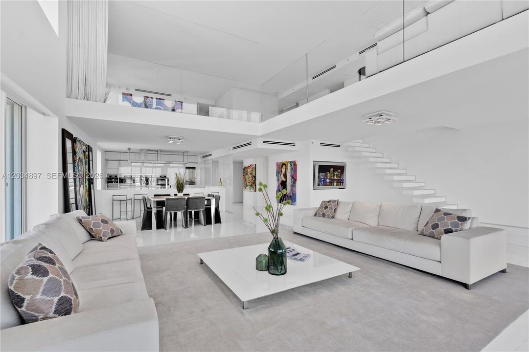 En Venta: $10,985,000 (3 camas, 3 baños, 4750 Pies cuadrados)