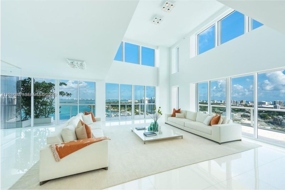 En Venta: $10,985,000 (3 camas, 3 baños, 4750 Pies cuadrados)
