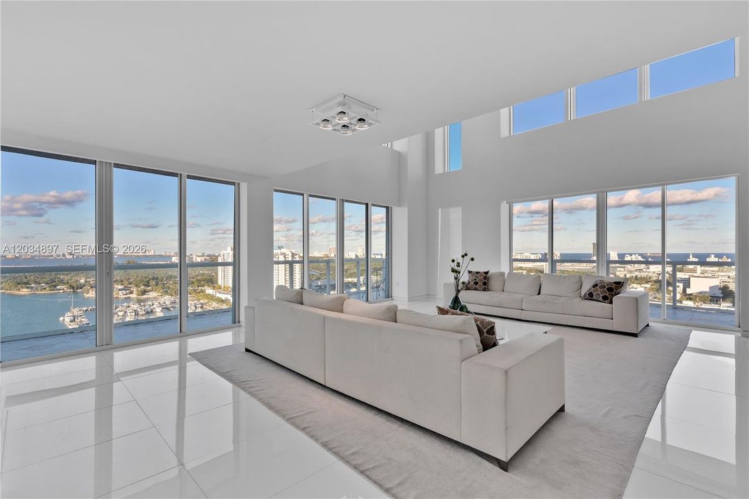 En Venta: $10,985,000 (3 camas, 3 baños, 4750 Pies cuadrados)