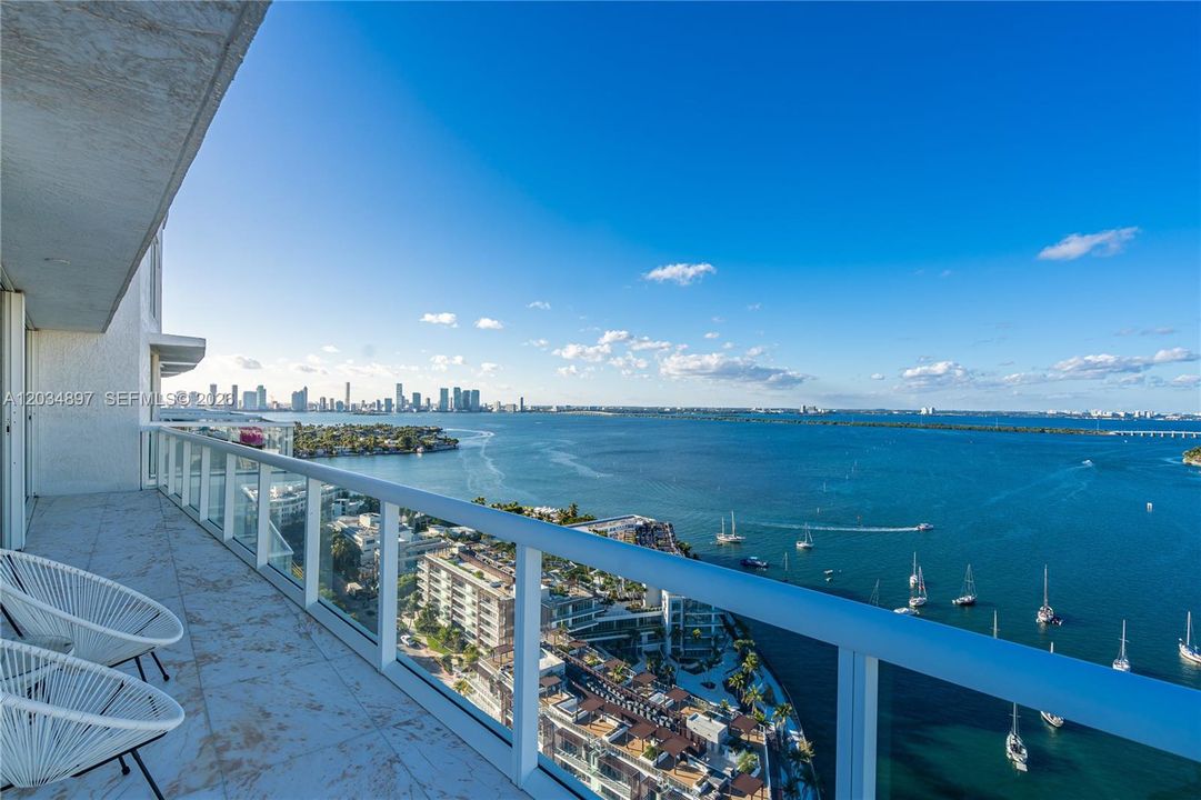 En Venta: $10,985,000 (3 camas, 3 baños, 4750 Pies cuadrados)