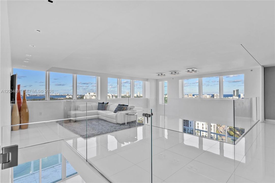 En Venta: $10,985,000 (3 camas, 3 baños, 4750 Pies cuadrados)