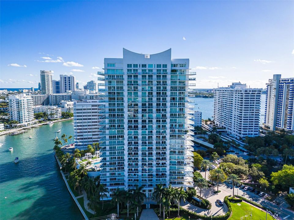 En Venta: $10,985,000 (3 camas, 3 baños, 4750 Pies cuadrados)