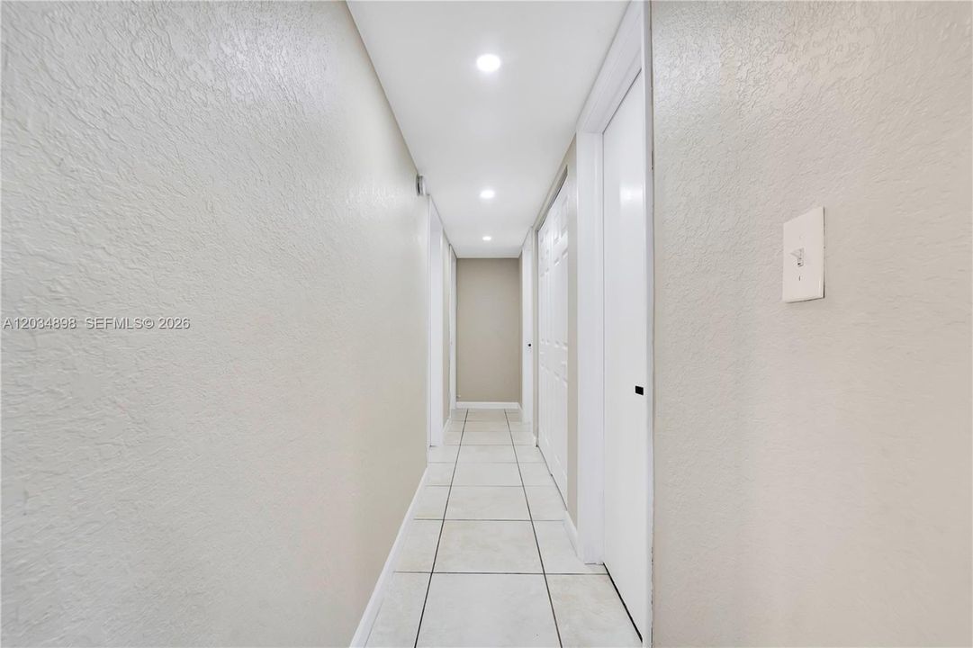 En Renta: $2,700 (3 camas, 2 baños, 1205 Pies cuadrados)
