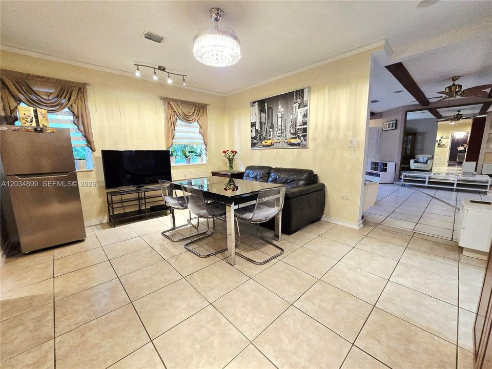 For Sale: $1,000,000 (3 beds, 2 baths, 2268 Square Feet)