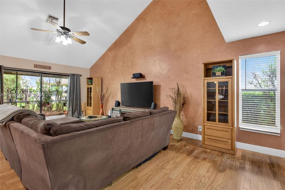 For Sale: $800,000 (4 beds, 3 baths, 2445 Square Feet)
