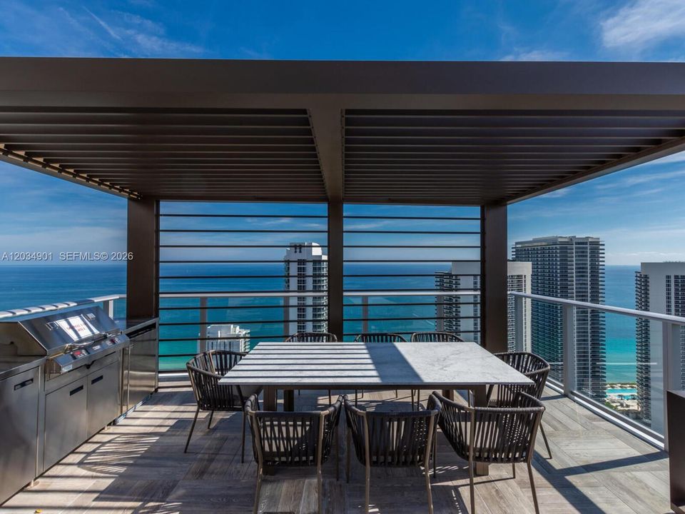 For Sale: $785,000 (2 beds, 2 baths, 1044 Square Feet)