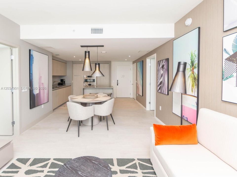 For Sale: $785,000 (2 beds, 2 baths, 1044 Square Feet)