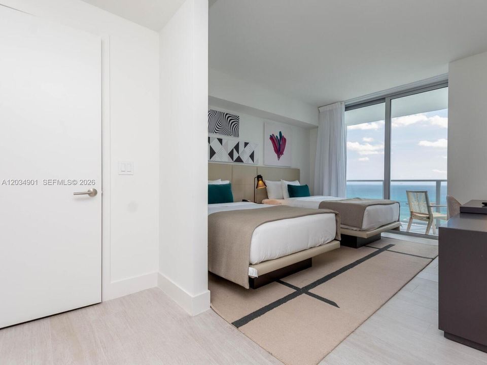 For Sale: $785,000 (2 beds, 2 baths, 1044 Square Feet)