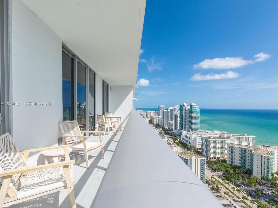 For Sale: $785,000 (2 beds, 2 baths, 1044 Square Feet)