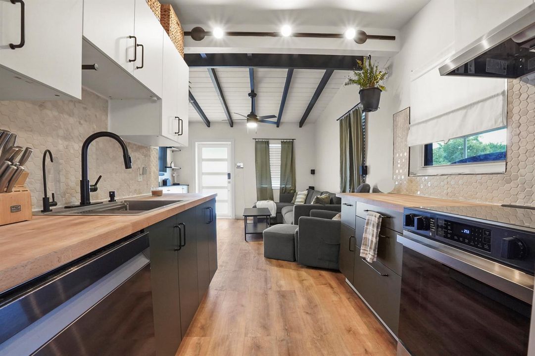09 Kitchen 03